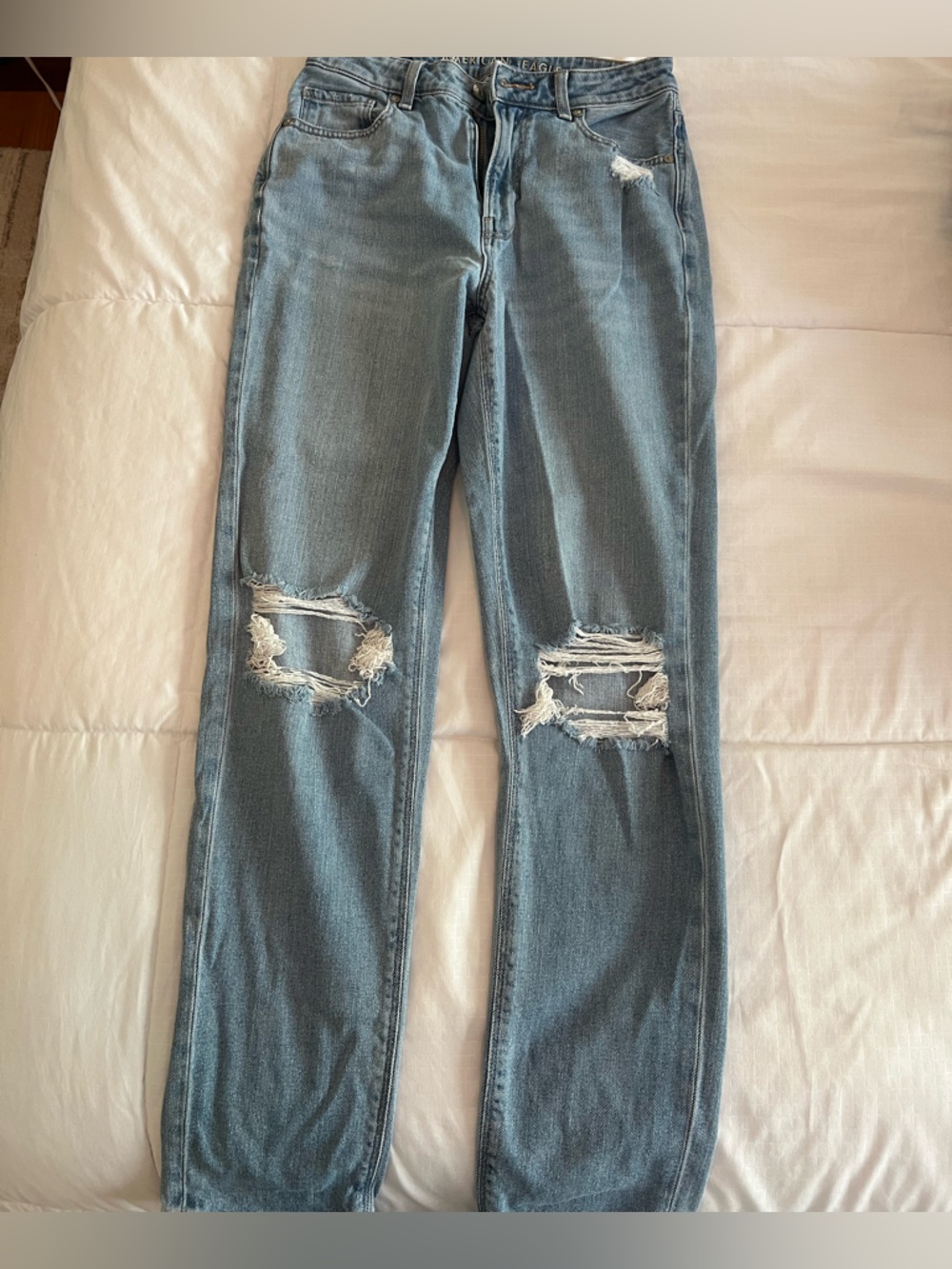 American Eagle Outfitters Light Blue Distressed Skinny Jeans